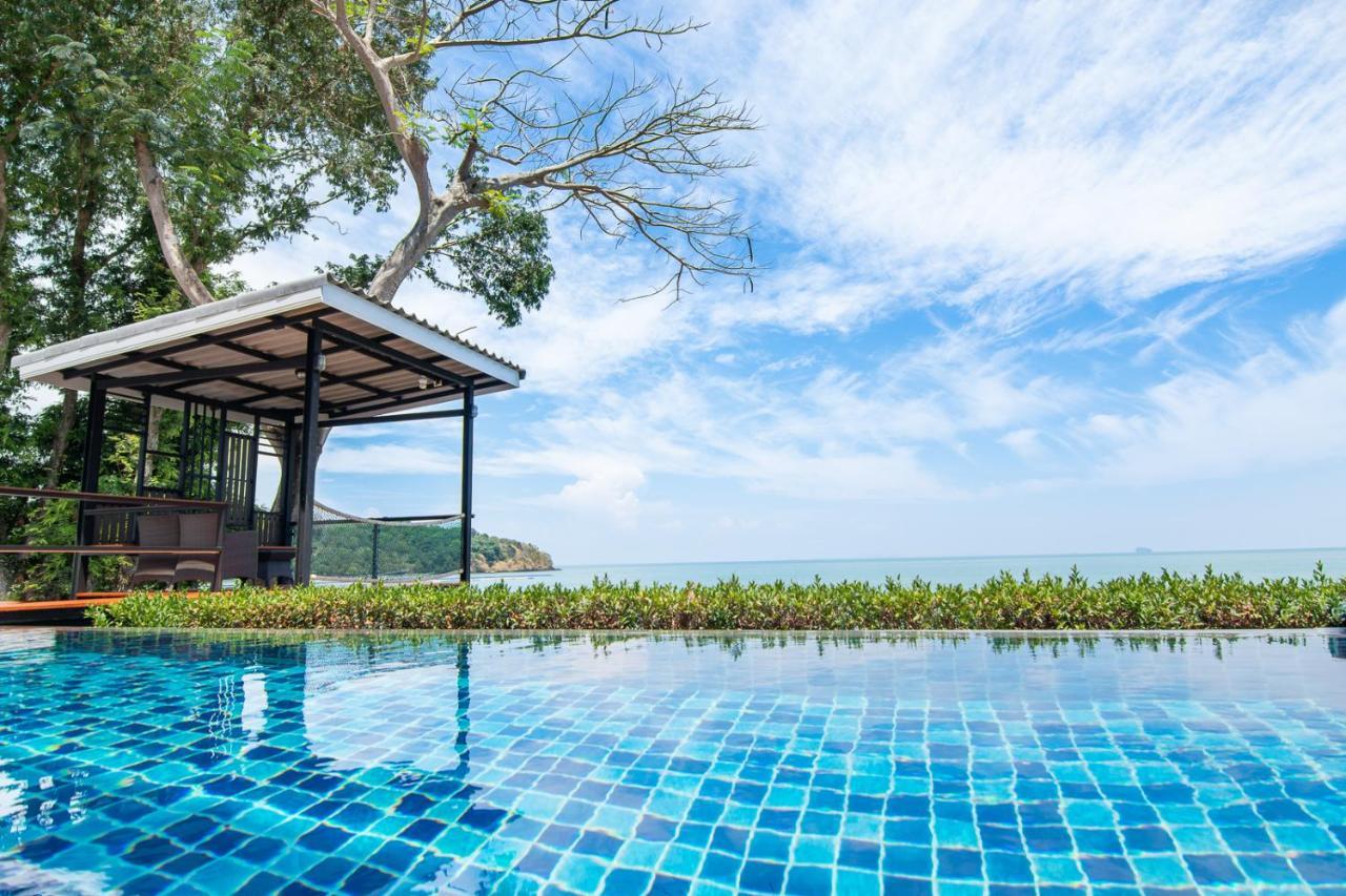 Koh Sirey Beachfront Pool Villa Пхукет Экстерьер фото