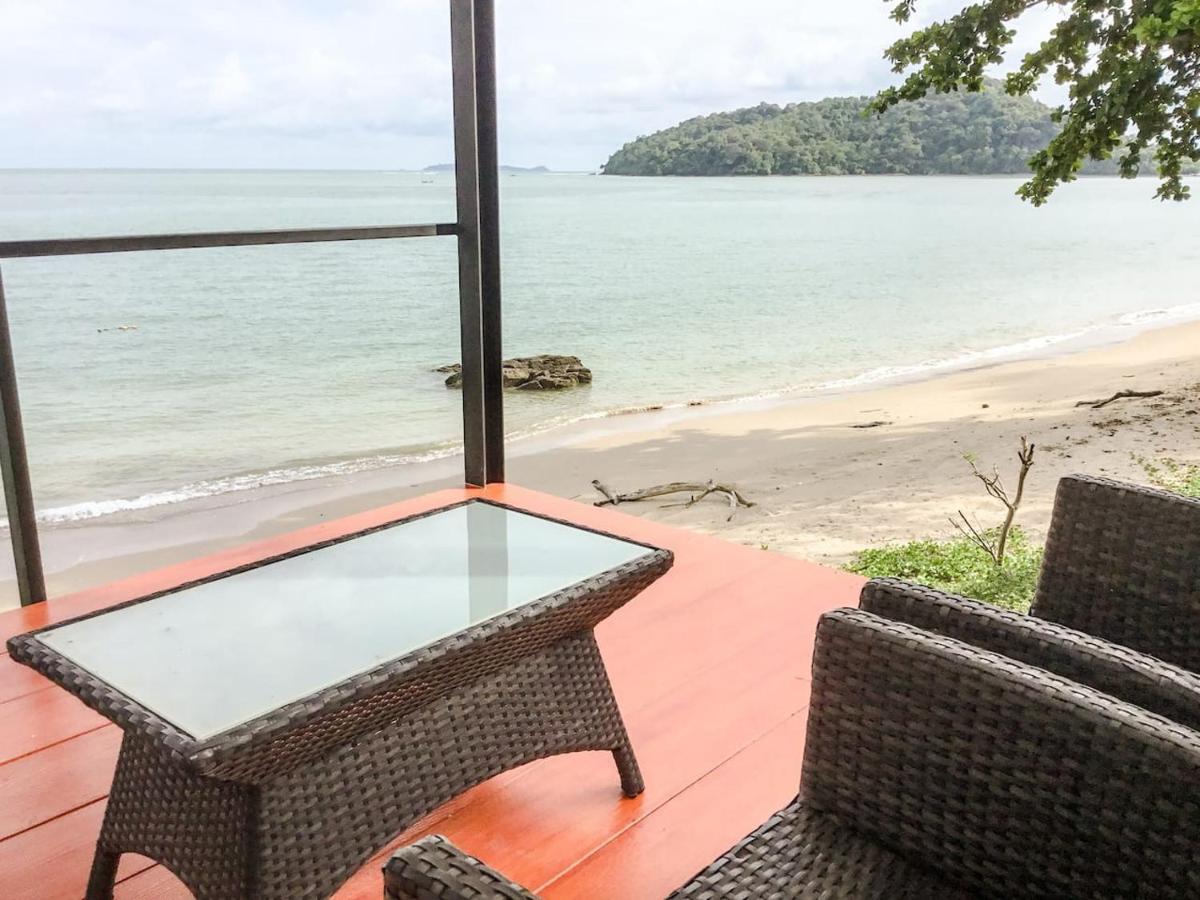 Koh Sirey Beachfront Pool Villa Пхукет Экстерьер фото