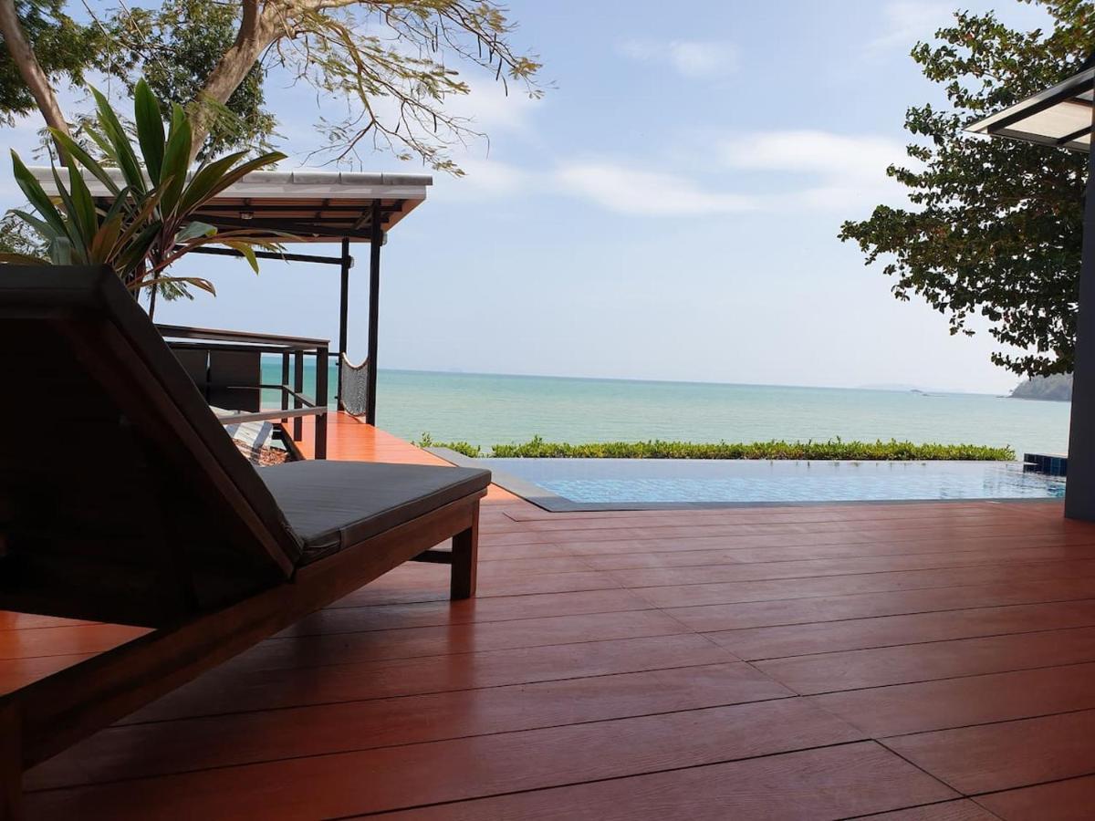 Koh Sirey Beachfront Pool Villa Пхукет Экстерьер фото