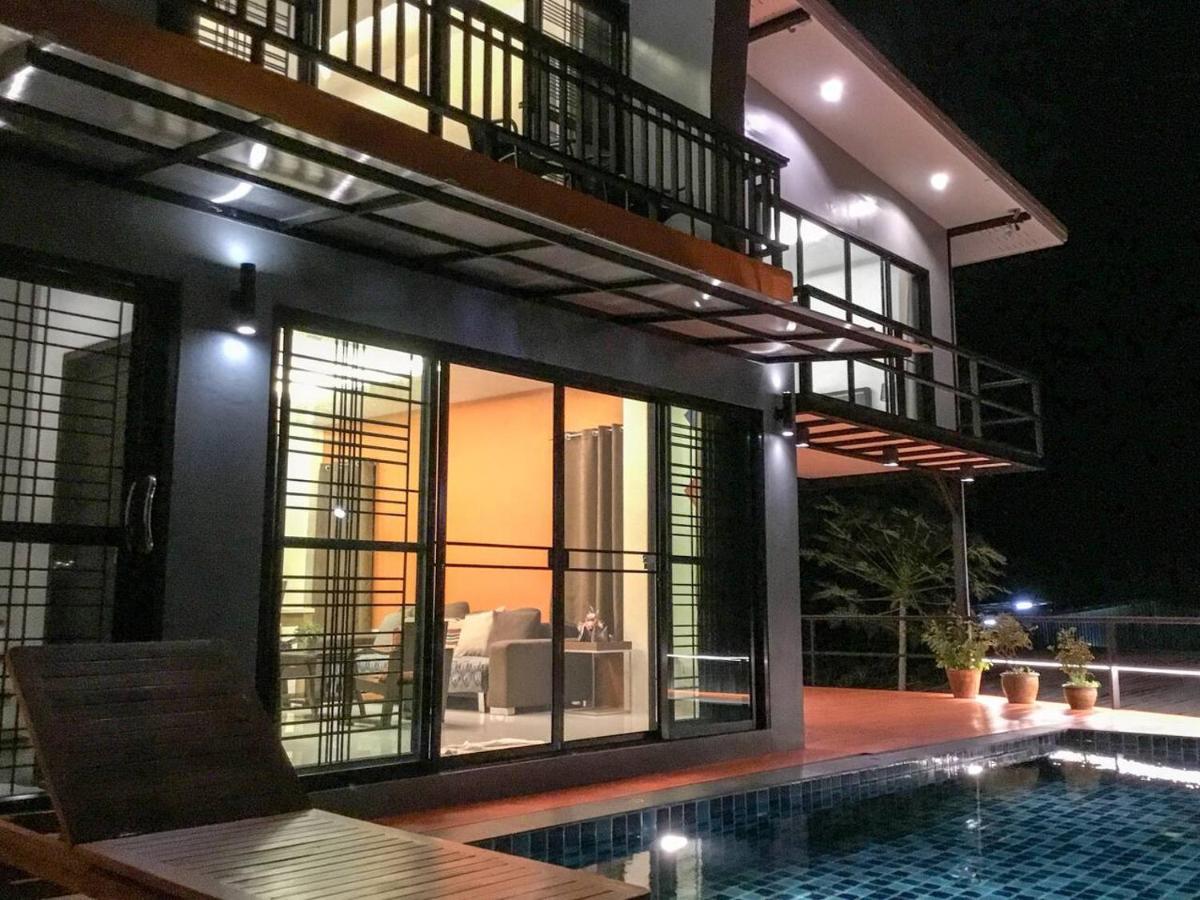 Koh Sirey Beachfront Pool Villa Пхукет Экстерьер фото