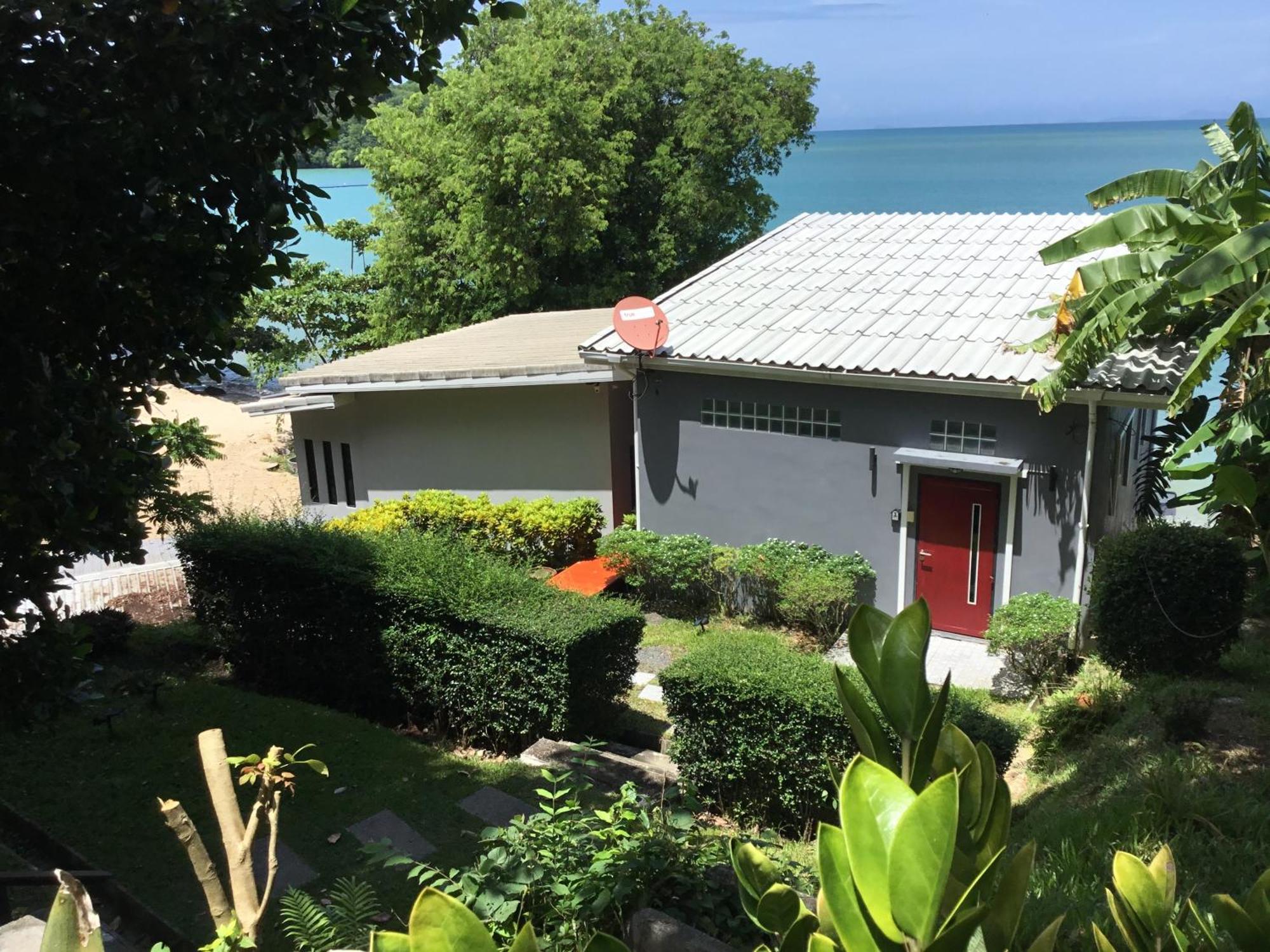 Koh Sirey Beachfront Pool Villa Пхукет Экстерьер фото