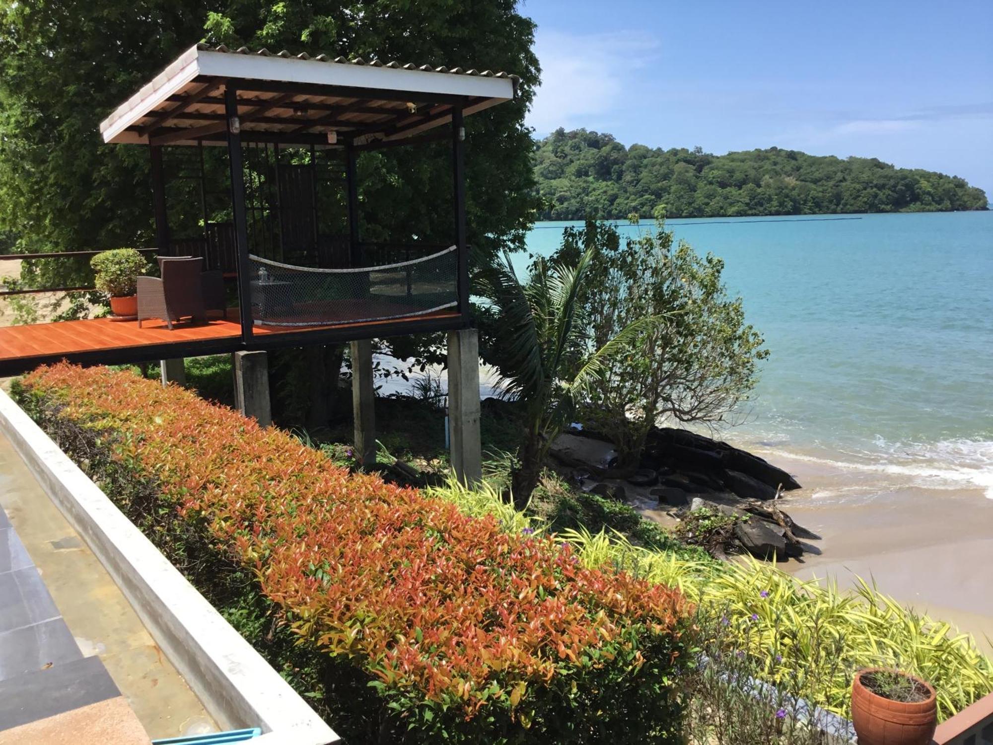Koh Sirey Beachfront Pool Villa Пхукет Экстерьер фото